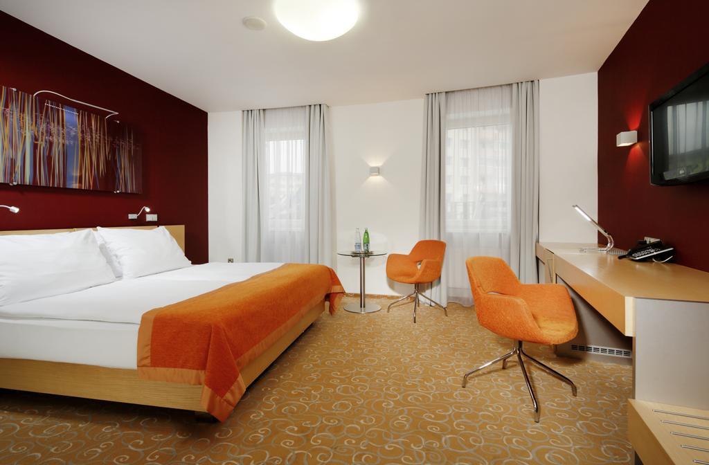 Orea Hotel Atrium Otrokovice Room photo