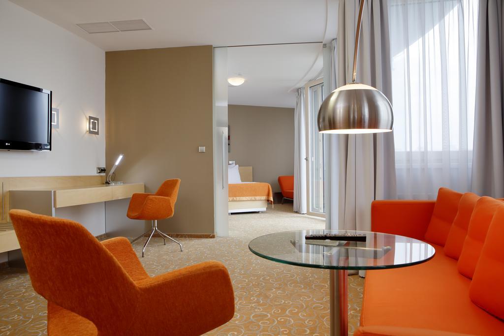 Orea Hotel Atrium Otrokovice Room photo